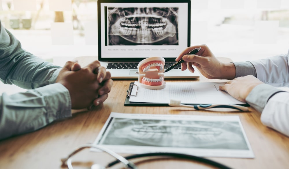 choosing a tooth replacement